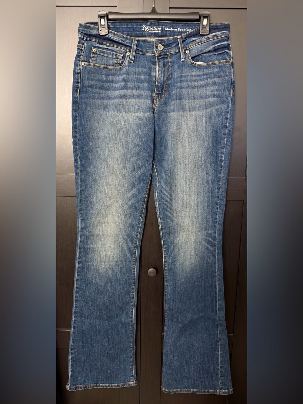 Levi’s Signature Women’s Modern Boot Cut Jeans - Medium Blue Wash - 12L